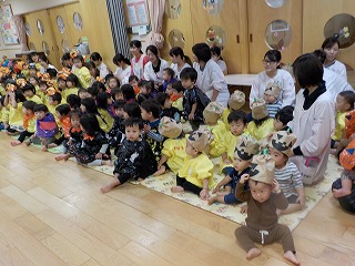 お誕生会とハロウィンパーティー ひよこ組 保育日記 おおやけこども園 お誕生会とハロウィンパーティー ひよこ組 保育日記 おおやけこども園